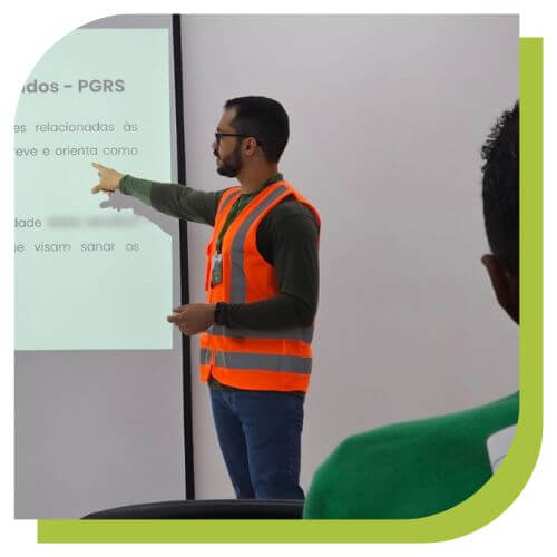 Treinamentos ambientais com conteúdos exclusivos de educação ambiental voltados às necessidades da sua empresa.